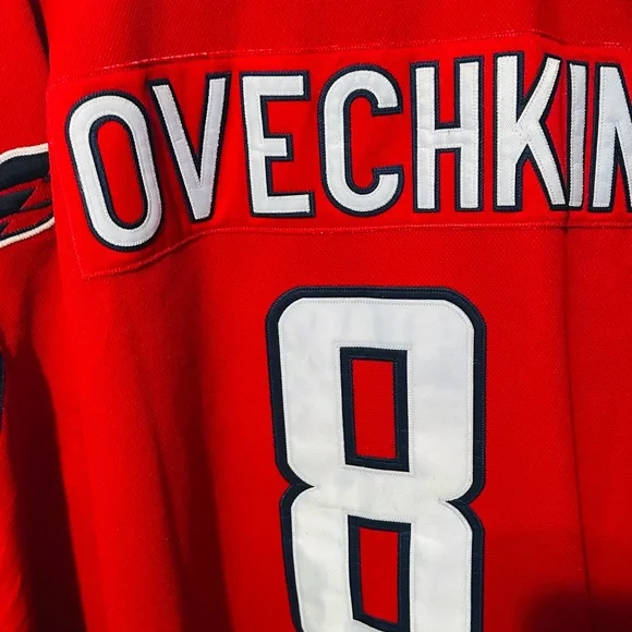 Red Washington capitals jersey - Picture 6 of 6
